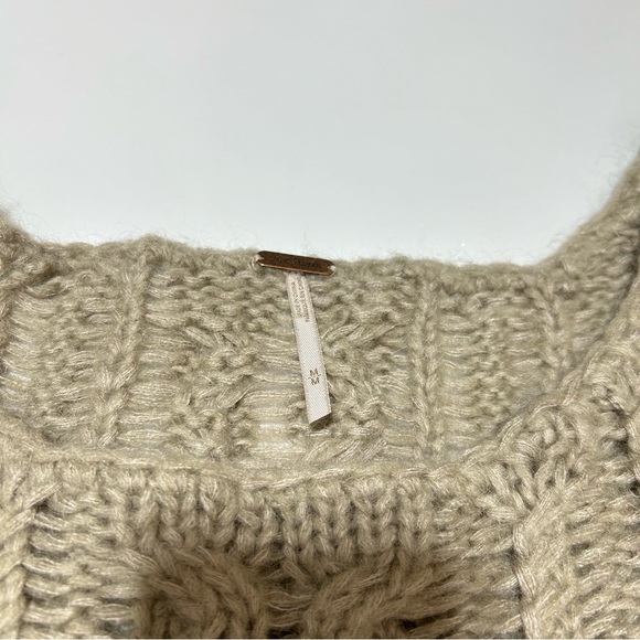 Free People chunky knit sweater|oversized | neutral | size medium - Picture 7 of 11